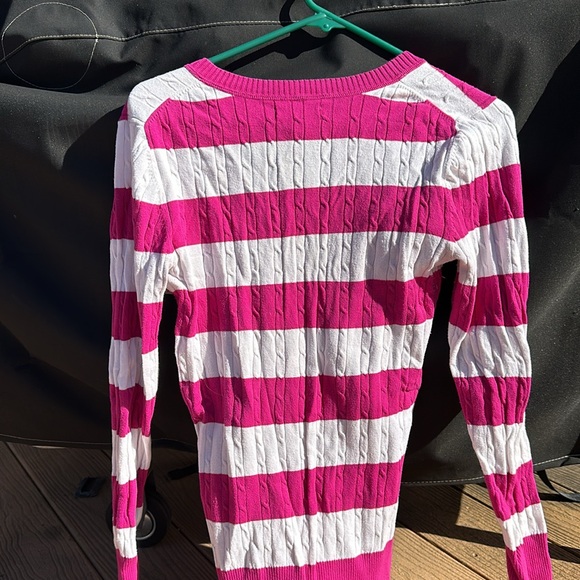 Old Navy, Size Medium, V-Neck Sweater - Picture 2 of 5